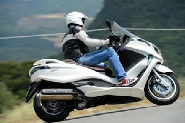 Piaggio X10 500 Price in india, Specs and Features